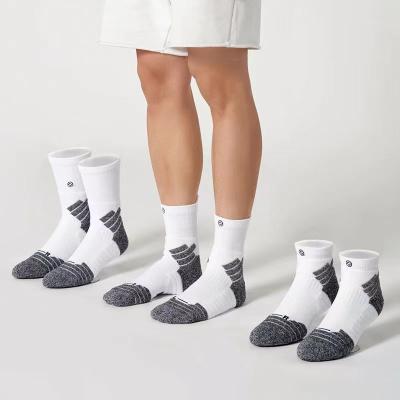 China 2023 Low MOQ Basketball Men's Sports Breathable Custom Socks Logo Running Cycling Elite Athletic for sale