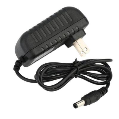 Chine Sortie stable C-Power Voltage constant AC100-240V DC 5V 2,5A Adaptateur d'alimentation pour une efficacité à vendre