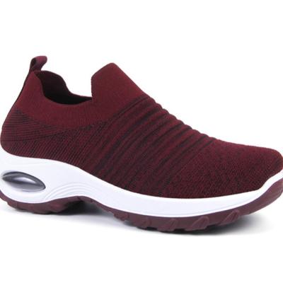 China Fashion trend women's athletic walking slip on tennis sneakers wholesale women shoes branded sports shoes for woman sock shoes for sale
