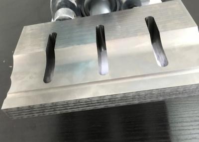 Cina Precisione professionale Sonotrode ultrasonico di calcolo di saldatura a ultrasuoni Horn FEM in vendita