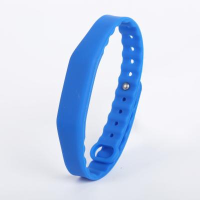 Chine Bracelet programmable de NFC de la bande de poignet du silicone 213 RFID à vendre