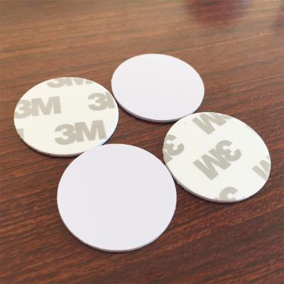 Chine Étiquette de pièce de monnaie d'Iso14443A RFID, PVC dur sur l'étiquette de 1k en métal imperméable à vendre