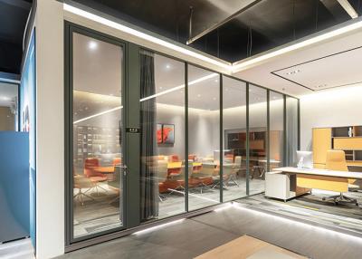 Cina Parete divisoria per ufficio prefabbricata di vetro di design europeo 5+5mm vetro con profilo in vendita