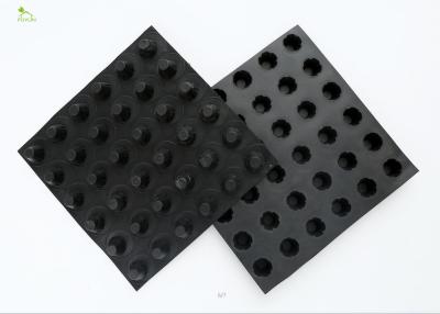 Chine Drainage Geocomposite de Dimple Height 12mm de ventilation pour le verdissage de terrain de golf à vendre