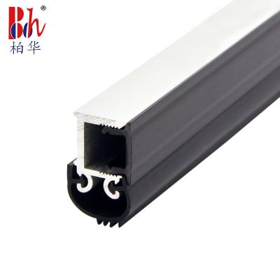 China Parafuso inferior da tira do selo da porta 6063 de alumínio fixado com borracha de silicone à venda