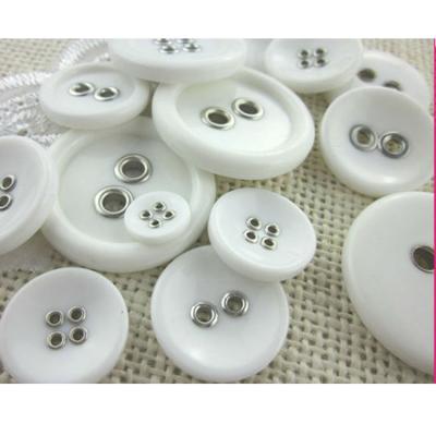 China 2019 Viable New Fashion Hot Selling Black/White Colorful 4/2/1 Holes Wholesale Knit Wholesale Flat Back Cover Buttons for sale