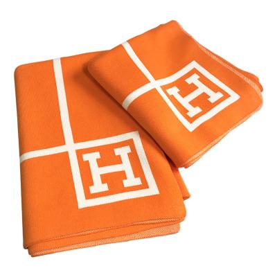 China Fashion Wearable Design Sofa Blanket Fleece Blanket Customizable for Winter for sale