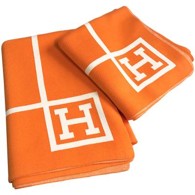 China Fashion trend sale like hot cakes popular quility blanket bamboo baby blanket for travel and home for sale