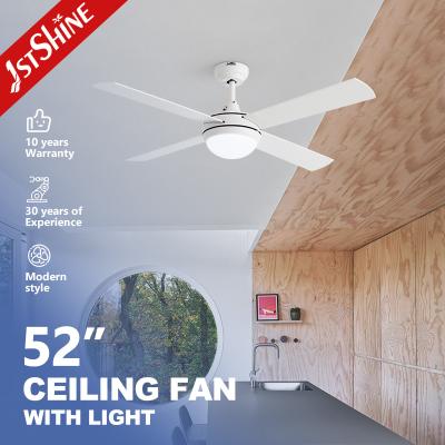 China Modern White Ceiling Fan With Lamp Light 3-Speed AC Motor for sale