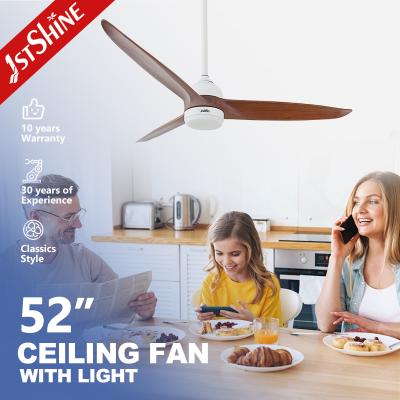 China 52 inch houten plafondventilator met licht omkeerbare DC motor slimme afstandsbediening Te koop