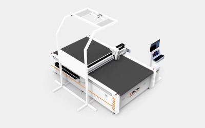 China Various Carton Box Plastic Boxes Digital Cutting Machine For The Advertising And Packaging Industry for sale