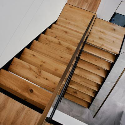 China Modern High Quality American Red Oak Staircase Solid Wood Straight Design for sale