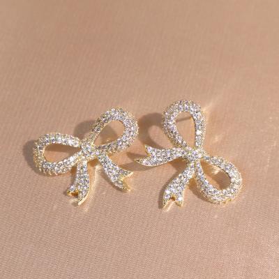 China Simple luxury temperament style pin earrings full diamond vintage Sterling silver arc earrings Statistical Institute light silver female jewelry for sale