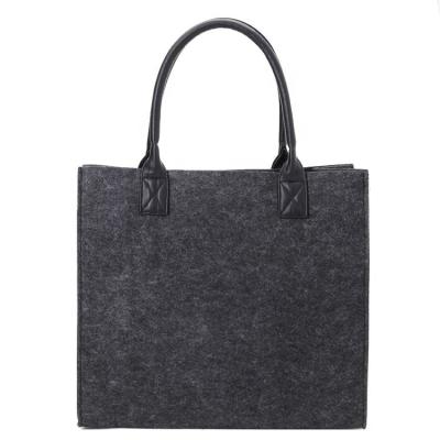 China Handled Custom Made Silk Screen Printing Logo Fashion Eco-friendly Customized Gray Color Felt Shoulder Bag With PU Shoulder for sale