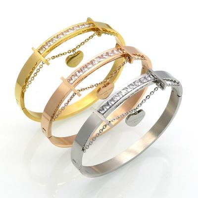 China CLASSIC Brand 18k Diamond Chain Hanging Peach Heart Love Cupid Lettering Stainless Steel Bracelet for sale
