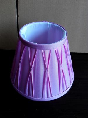 Chine Abat-jour plissé pincé par boîte faite sur commande de tissu en soie à vendre