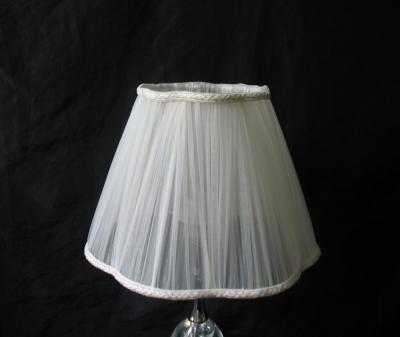 Chine Abat-jour adapté aux besoins du client de chevet de tissu plissé par organza pour des filles à vendre