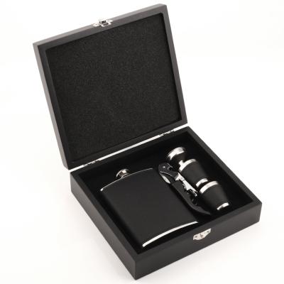 China Industrial well made 8oz black lye hip set flasks and wine jar and travel jar and mens gift stainless steel whiskey flask set for sale