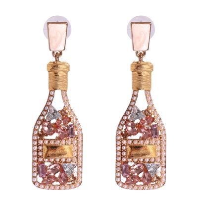China 2022 FASHIONABLE Wholesale New Vintage Champagne Bottle With Acrylic Diamond-and-Pearl Alloy Stud Earrings for sale