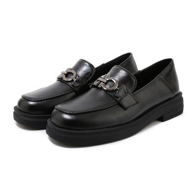China Steel Toe women flat shoes 2023 Comfortable, soft and breathable fashion trends go out must match everything flat shoes for sale