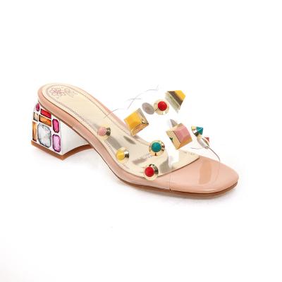 China Cushioning Latest trend Color Fashion Outdoor Light and stylishslippers for sale