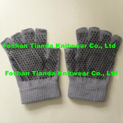 China Custom Four Seasons No Slip Grab Fingerless Slip Retraining Pilates Lagree Gloves Sports Anti Fitness Yoga Grippy Sticky Gloves for sale