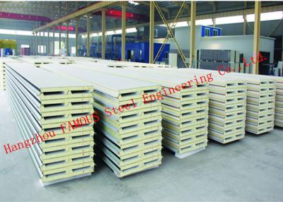 China Lightweight Heat Insulation PU Sandwich Panels for Roof Cladding Systems Easy Assembling for sale