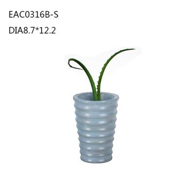 Chine Vase concret Handmake à gravure en relief bleue de pilier pour la décoration intérieure à vendre