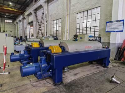 China De ononderbroken Karaf van de Oliereiniging centrifugeert 30kW Automatische 4,17 L/D Te koop