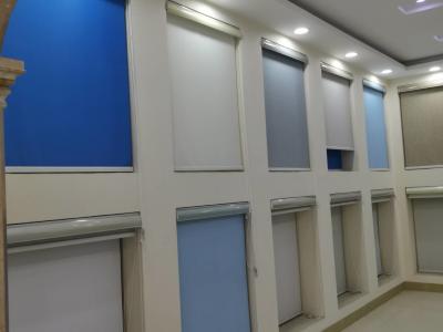 China Rapidez de cor das cortinas de rolo 8Grade de 300D*300D Bunnings Blockout à venda