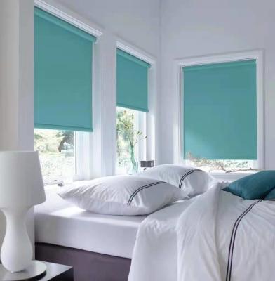 China Cortinas de rolo de proteção do escritório de 80%, poliéster horizontal largo de 104 cortinas da polegada à venda