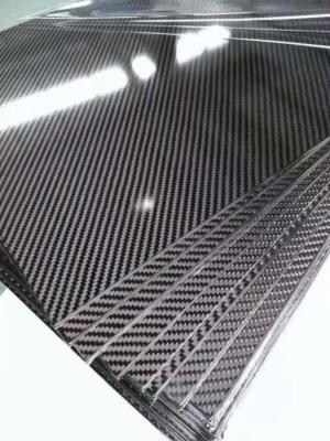 Chine 1-40 mm d'épaisseur 3K en fibres de carbone mates et brillantes faites sur commande à vendre