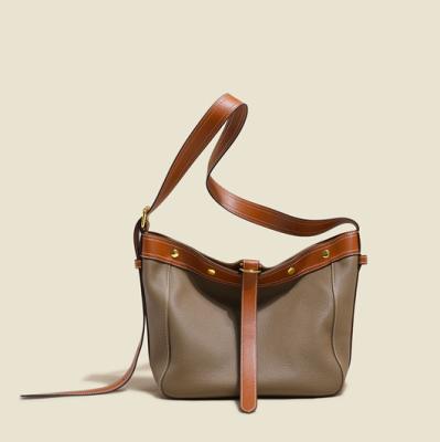 Κίνα Τσάντα 27cm ώμων των τοπ Cowhide στρώματος γυναικών μεγάλη τσάντα Tote ώμων προς πώληση