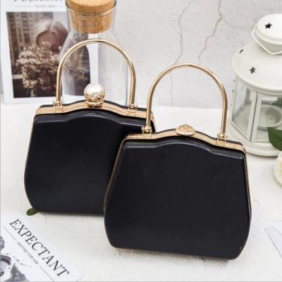 Κίνα 250g μίμησης πλαίσια 18x15cm τσαντών συμπλεκτών αγκραφών μαργαριταριών προς πώληση