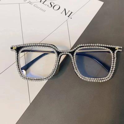 China Diamond Rhinestone Oversized Frame Women's Snap Shades Sunglasses Hot Sale Bling Luxury Square Fashion Sunglasses Party shade gafas de sol for sale