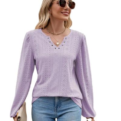 China Anti-wrinkle Fashionable Women's Tops V-Neck Casual Tops Trendy Casual Shirts Loose Eye-catching T-Shirts for sale