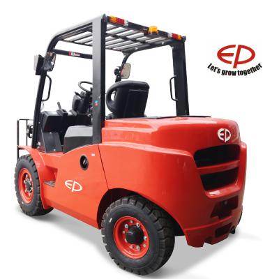 China Garment Shops 3 Stage Mast Forklift 3m Lifting Height 5 Ton Diesel Forklifts for sale