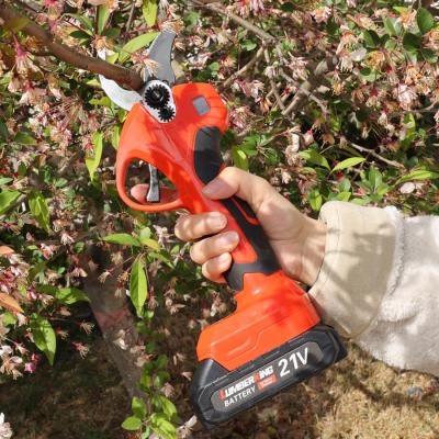 China Tesouras de corte de árvores de jardim eléctricas com lâmina SK5 à venda
