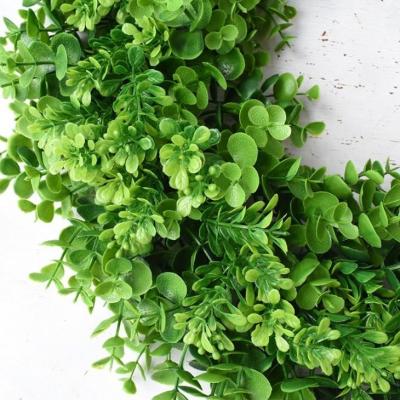 中国 家の人工的な植物の壁パネルは装飾のための造花の花輪に屋根を付ける 販売のため