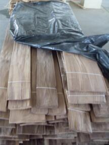 Chine VENEER (Engineering/Natural, Slice cut/Rotary cut), we have three jointing splicer machine buy from Brazil, Germany; si à vendre