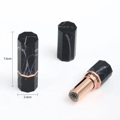 China Container Custom 3G Empty Beveled Mouth Lipstick Tube With Rubber Seal Screw Closure Plastic à venda