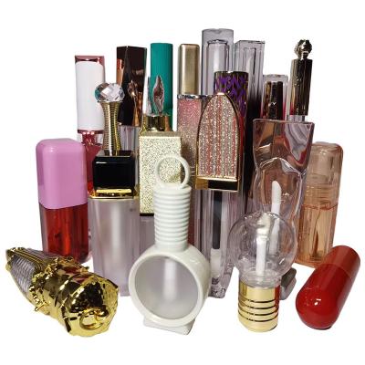 China Custom Packaging for Makeup Lipsticks and Lip Gloss Plastic Lipstick Container for sale