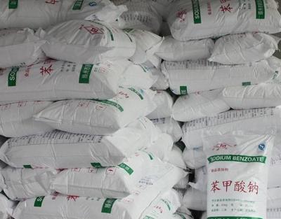 China As matérias primas de galvanização do benzoato de sódio pulverizam/granulado/EDF à venda
