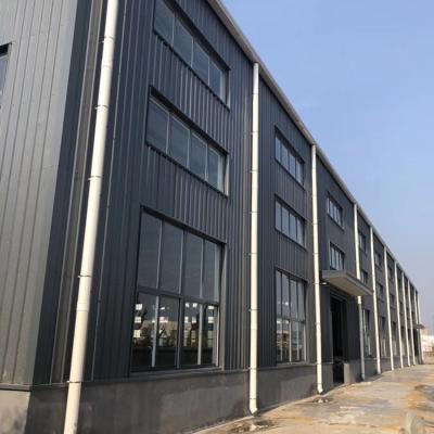 Chine Structure en acier polyvalent avec peinture galvanisée et options de conception de fenêtres en alliage d'aluminium à vendre