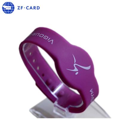 China Access Management Instruments 2021 New NFC 125KHz RFID Silicone Tracking Wristband For Event Entry for sale