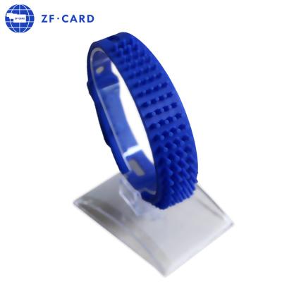 China Access Management NFC 125KHz RFID Silicone Tracking Wristband For Event Entrance for sale