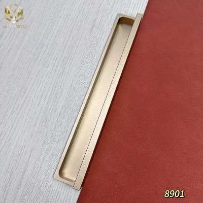 China Soft Close Mechanism 100mm Aluminium Cabinet Handles With Ergonomic Design for sale