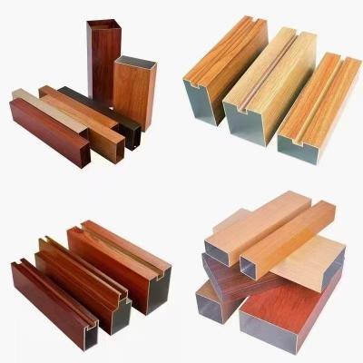 Chine Profiles d'aluminium anodisés à l'extrusion pour encadrement industriel avec tolérances de précision à vendre