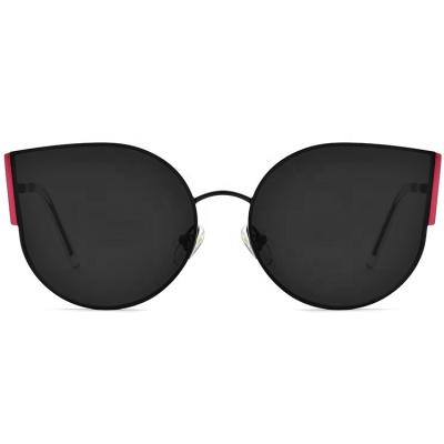 China Trendy Fashion Sun Glasses Sunglasses Factory Customize Logo Sunglasses 2022 Luxury Women Eyewear for sale