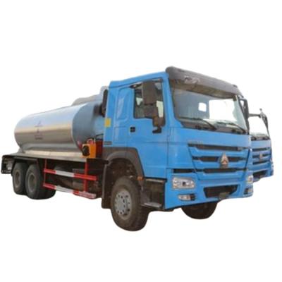 China SINOTRUK 6X4 15000L asphalt tank transport sprinkler truck for sale